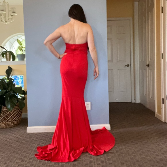 Elegant Red Strapless Evening Gown - Picture 4 of 12